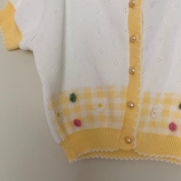 Cropped 1/4 Sleeves Knit Flower Cardigan - Picture 2 of 8